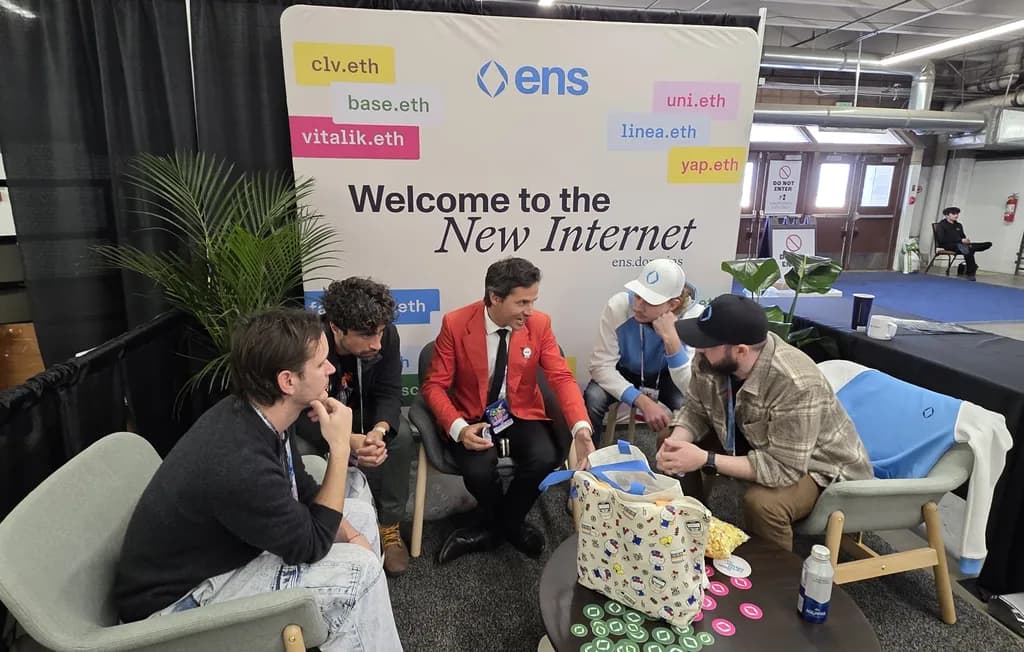 Moment media