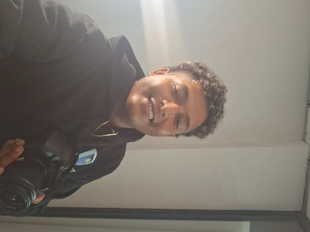 Moment media