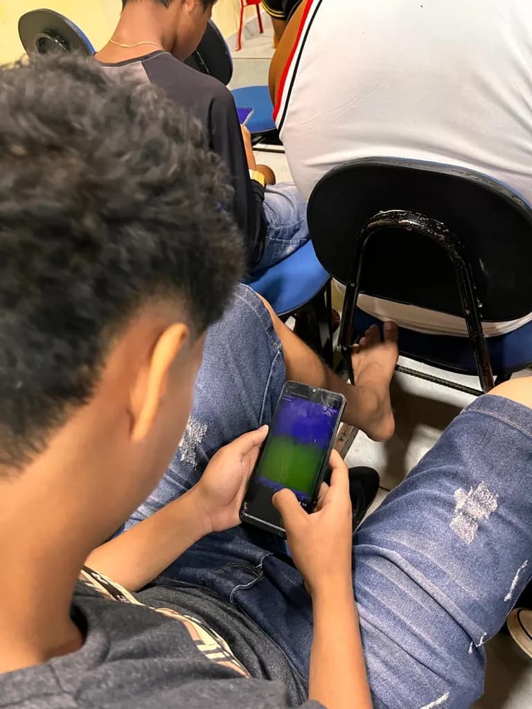 Moment media