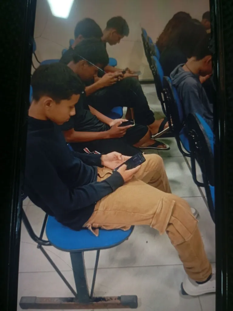 Moment media